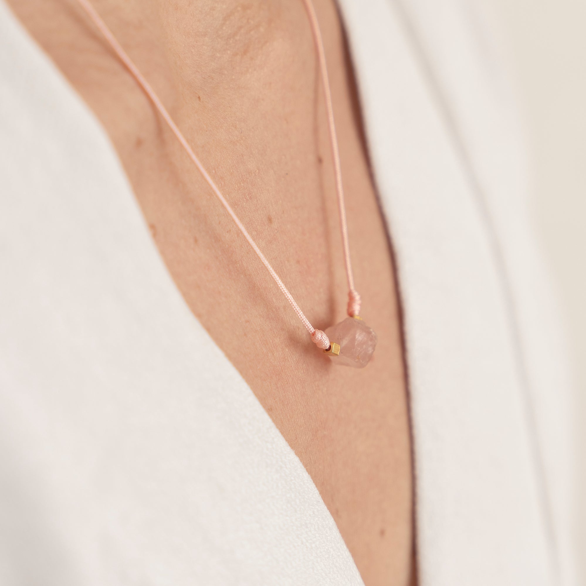 Set Collar + Pulsera Hilo Cuarzo Rosado
